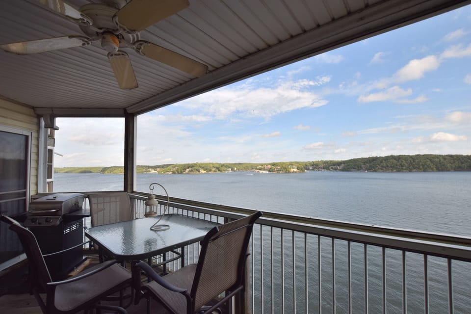 Enjoy the sunsets!  Grill has been removed - Patio is screened in 