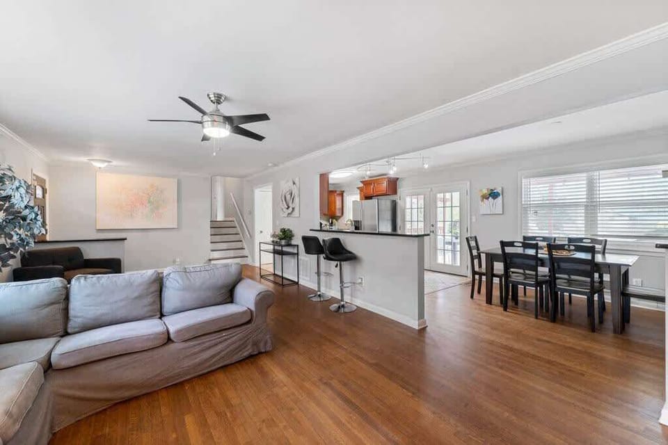 " Great Host and Great Home "