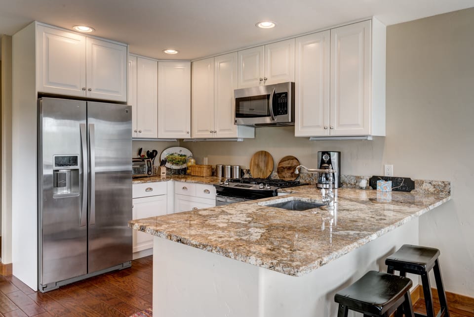 Kitchen (upstairs)