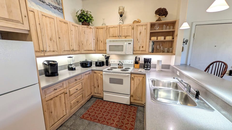 Beaver Creek West Condo #9 kitchen 
