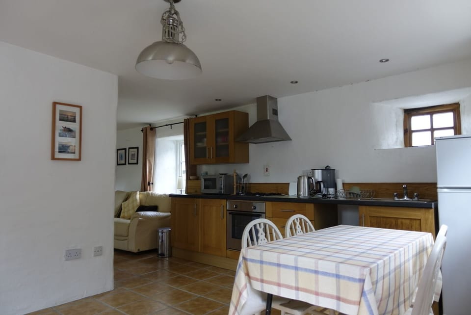 Guest Cottage Kitchen