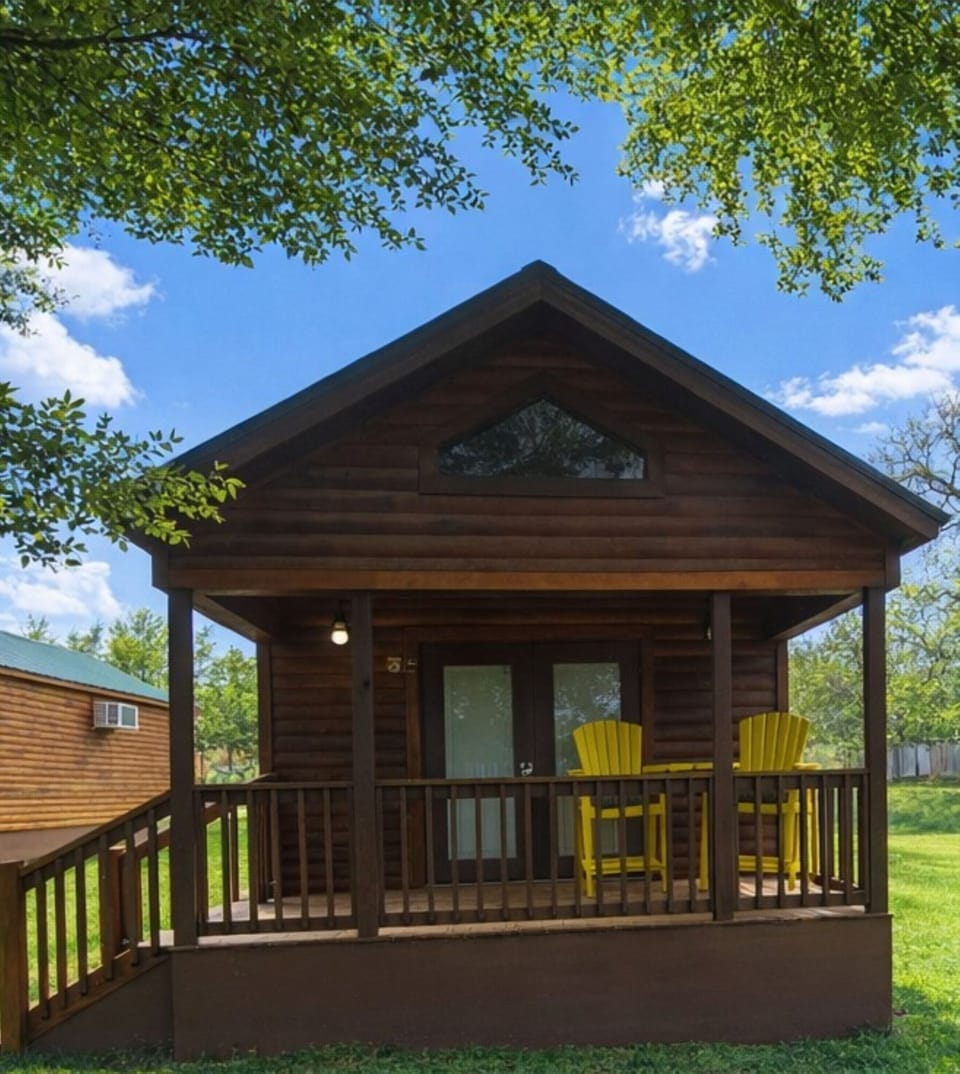 cabin205