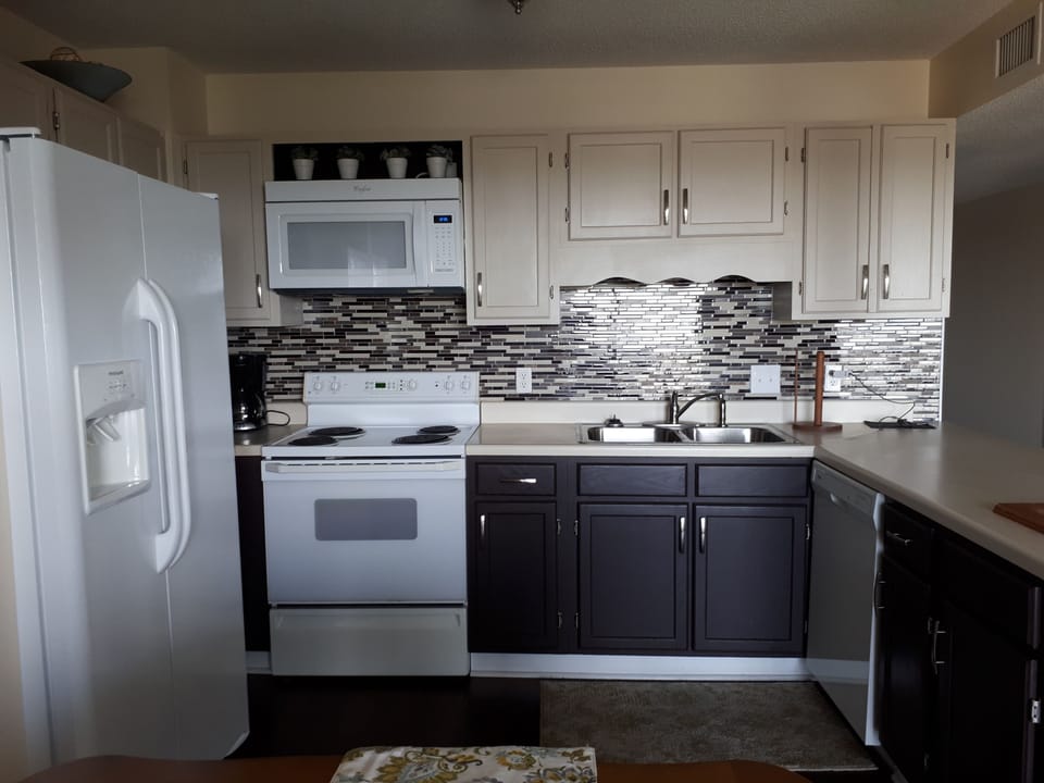Updated fully equipped kitchen with Keurig and regular coffee maker