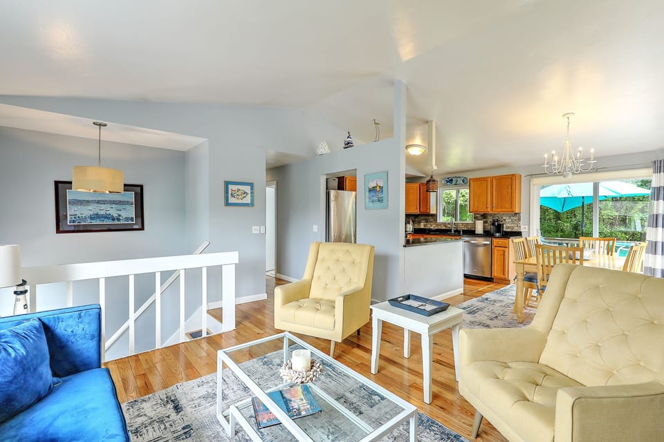 upstairs living room 
