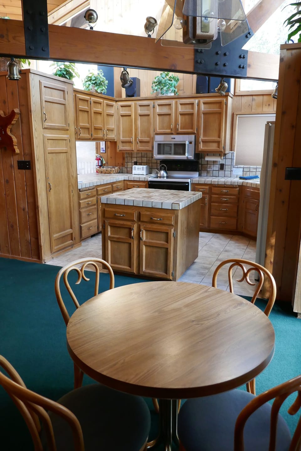 Dinette area with wonderful views over the side deck.