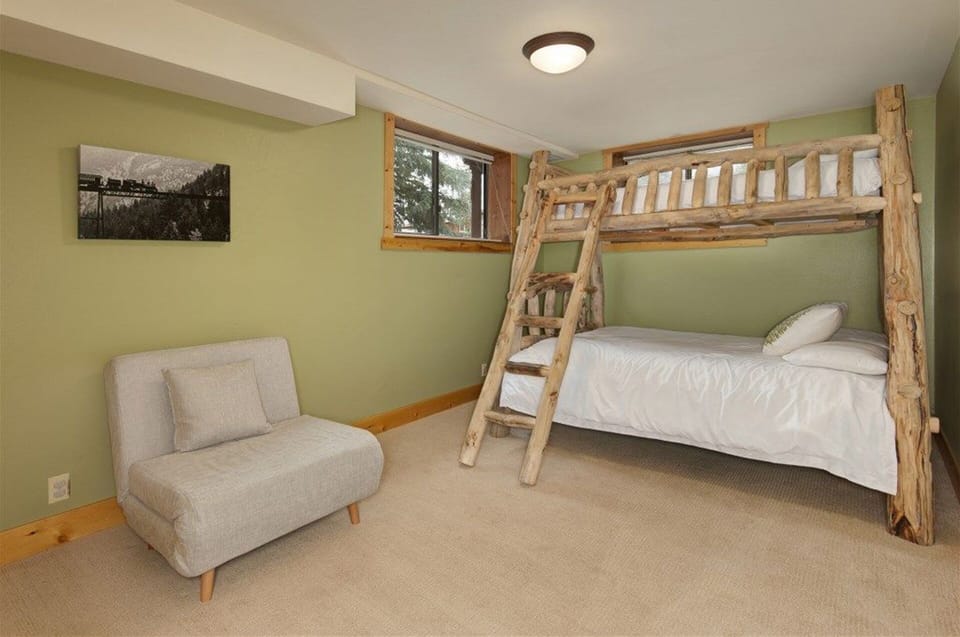 Downstairs captain's bunk (twin over double). Not shown trundle daybed. 