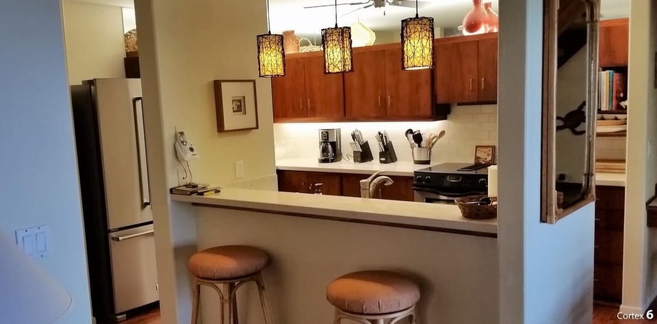 Kitchen Bar
