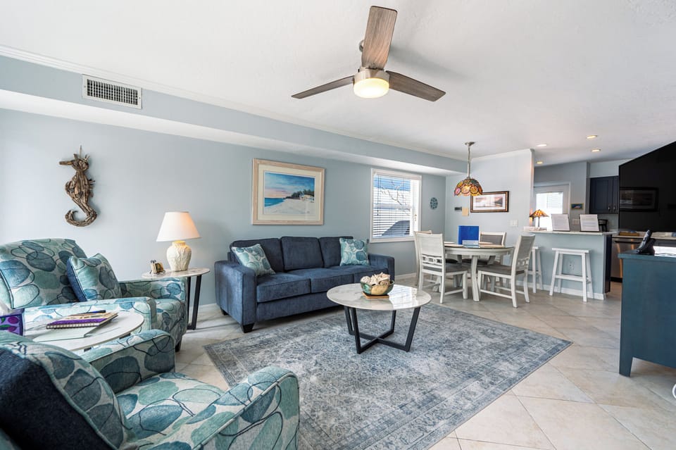 Living Room / Dining area