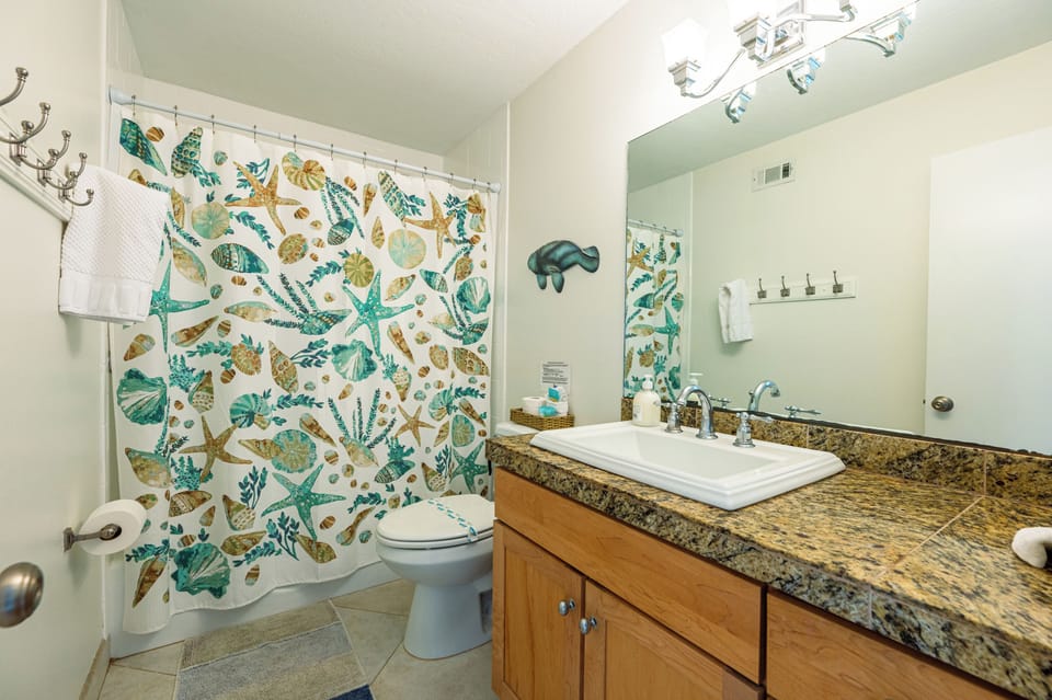 Upstairs master full bath/shower