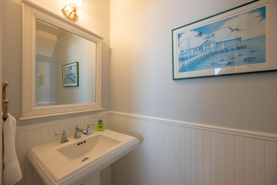 Downstairs half bath for your convience