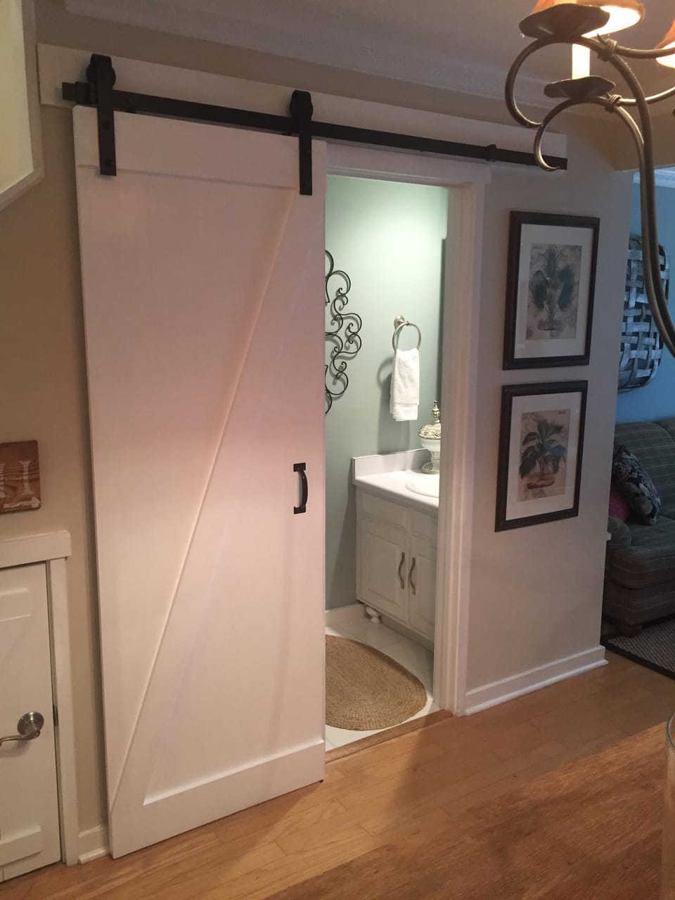New stylish barn door!