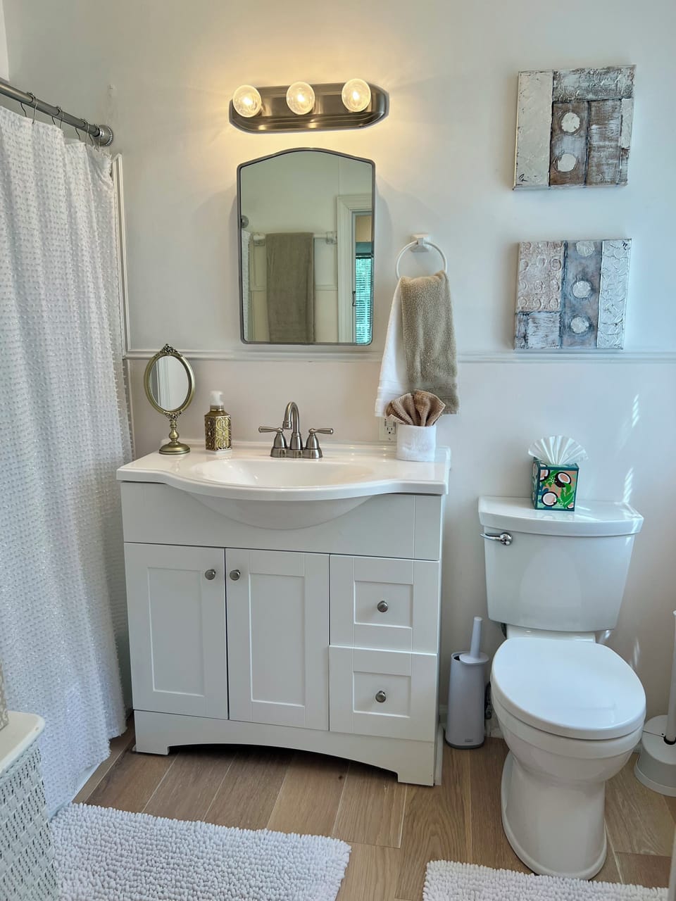 Downstairs full bathroom