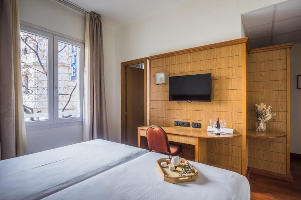 In-room safe, free cribs/infant beds, free WiFi, bed sheets