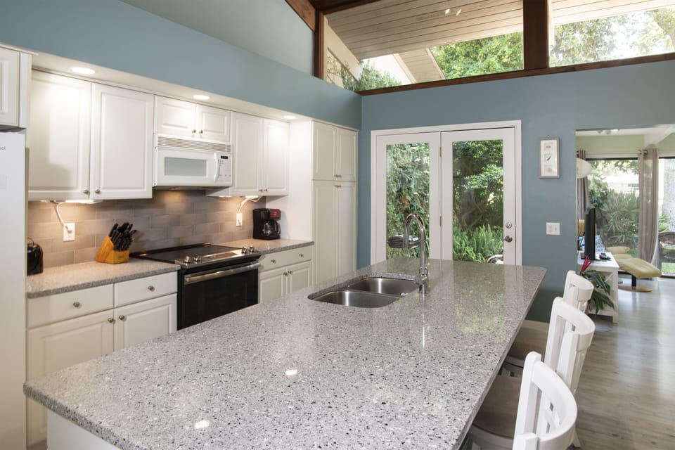 Fully equipped kitchen