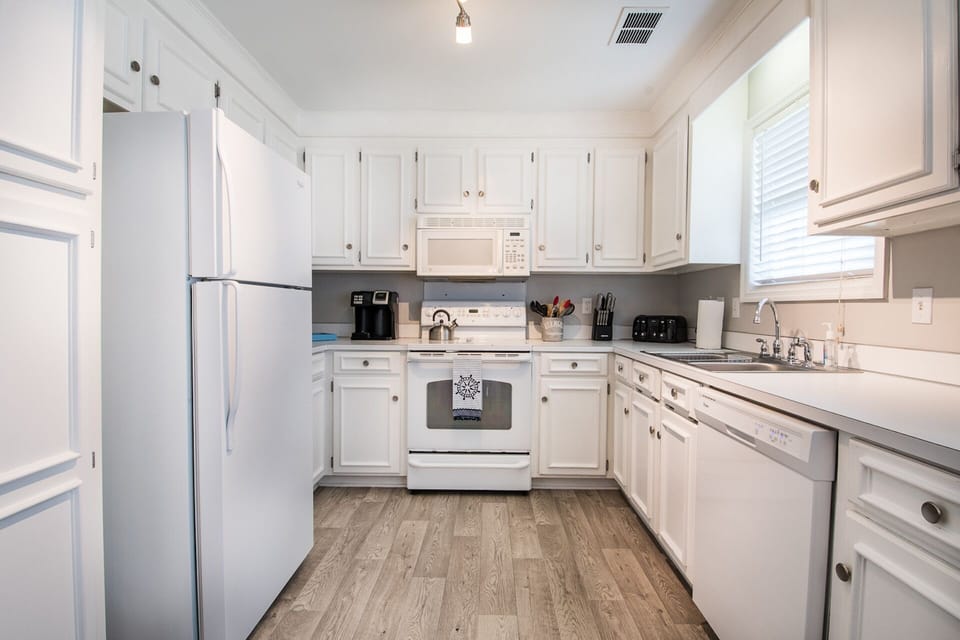 Kitchen with everything you need to cook a large family meal.