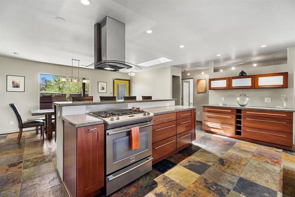 Gas Range with 4 person counter bar