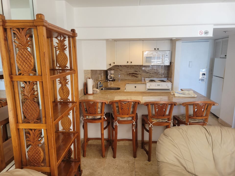 Looking into Kitchen with 4 x bar stools