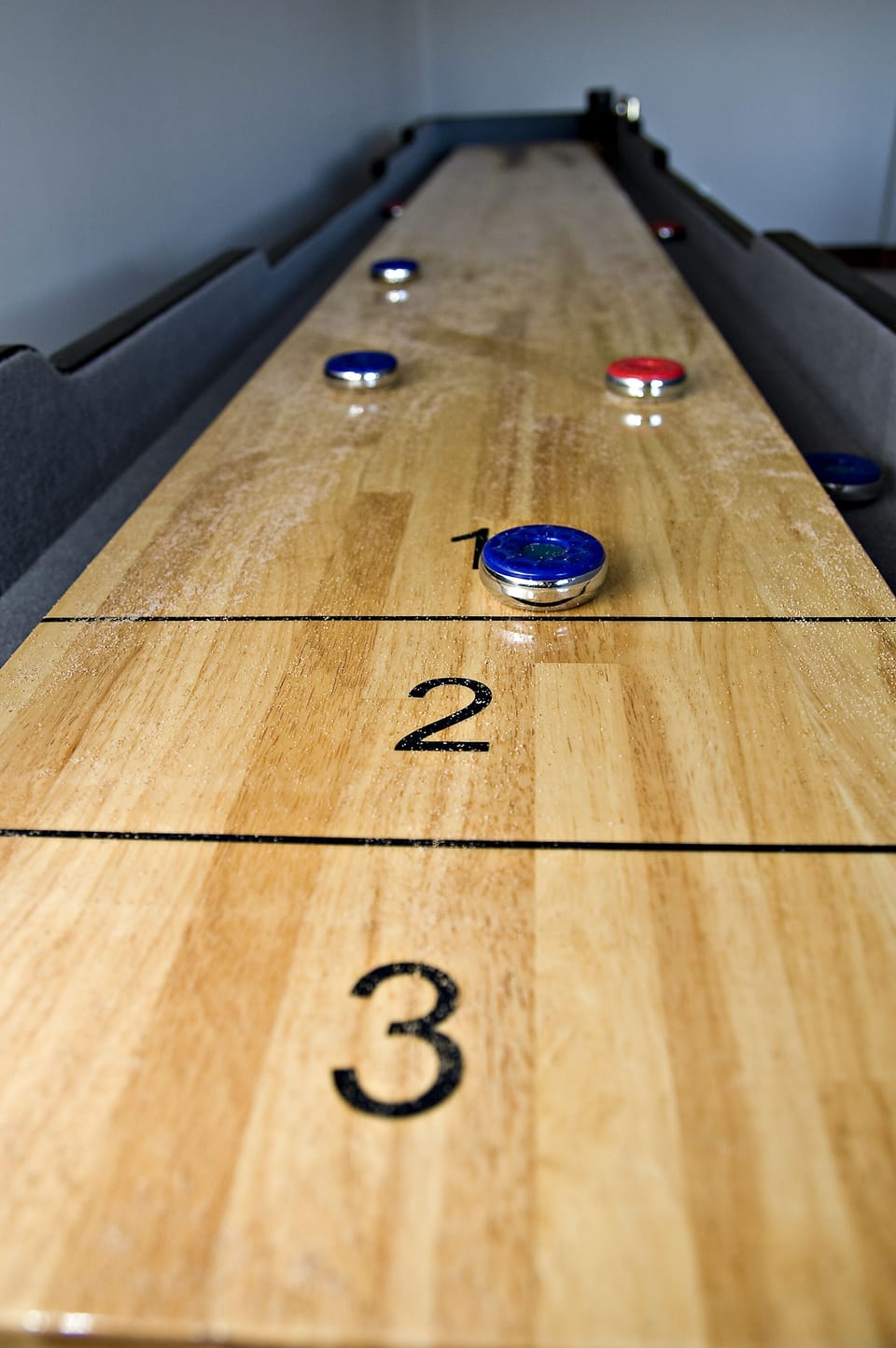 Shuffle board