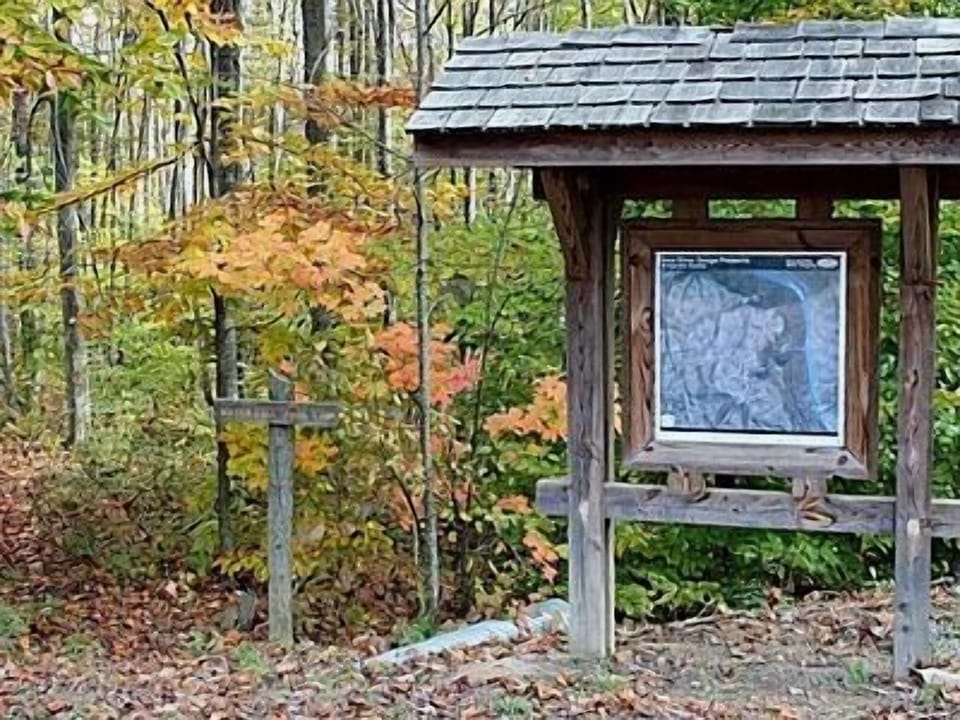 Neighborhood hiking trail access NPS trails