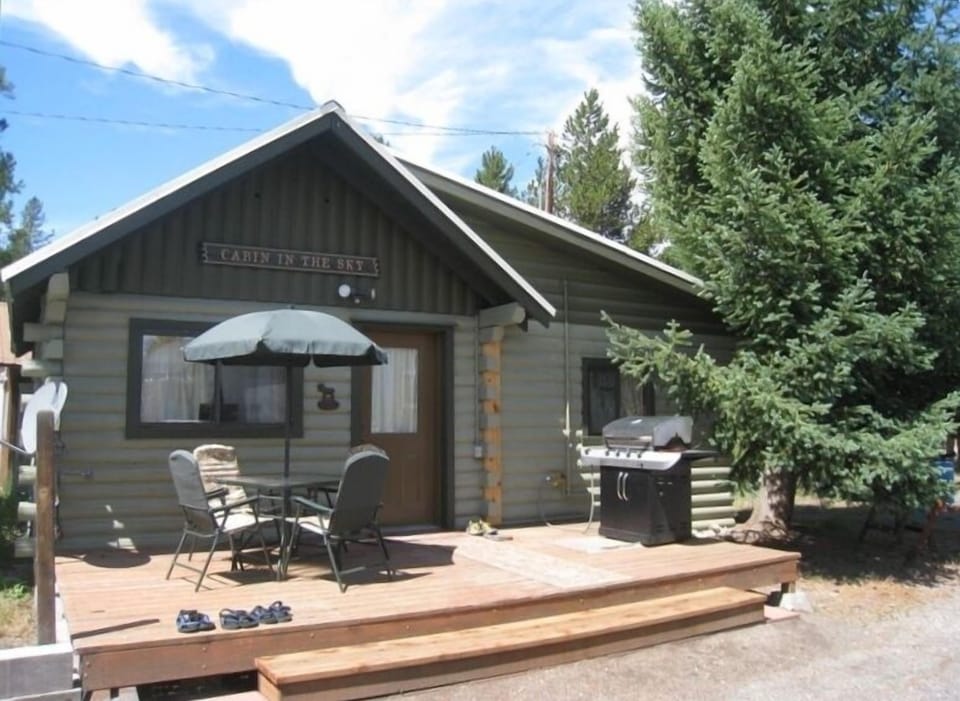 Enjoy the deck & BBQ!  -  Cozy, convenient in town location
 and fun!