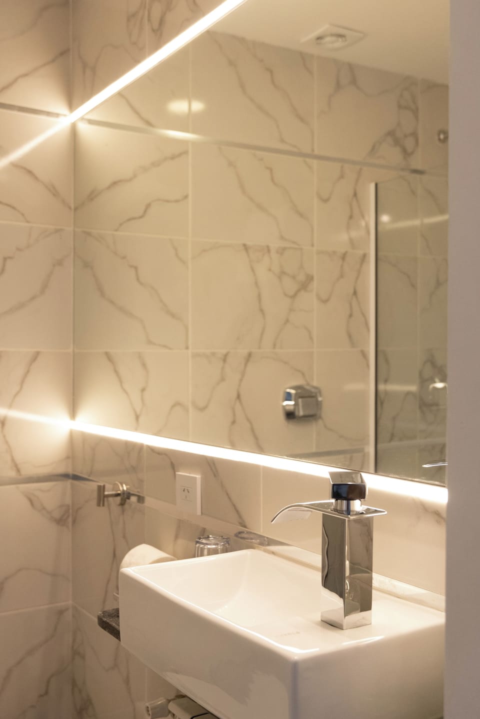Standard Double or Twin Room, City View | Bathroom | Combined shower/tub, deep soaking tub, rainfall showerhead
