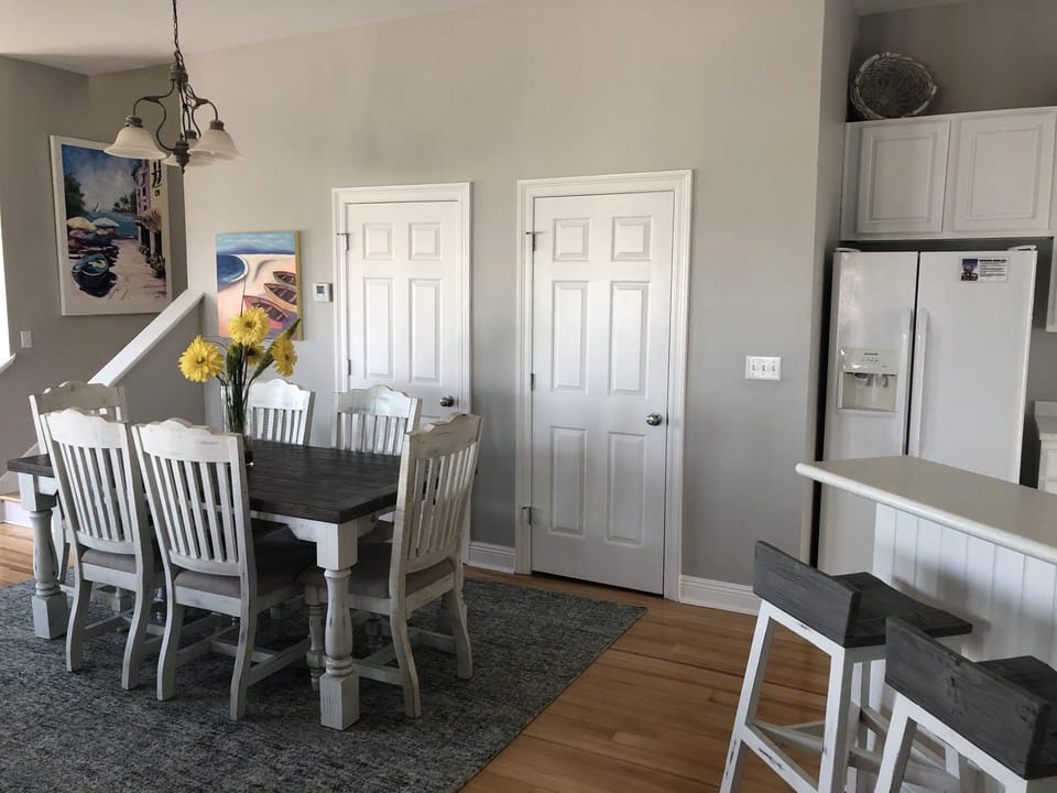 Eating Area with table and bar