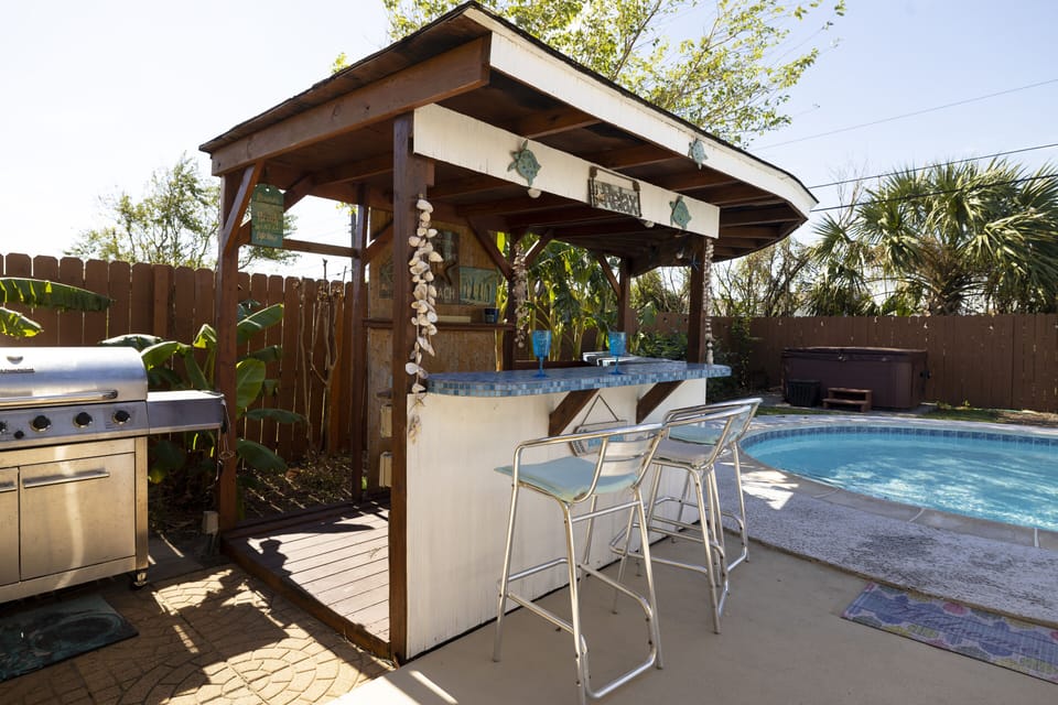 Tiki bar