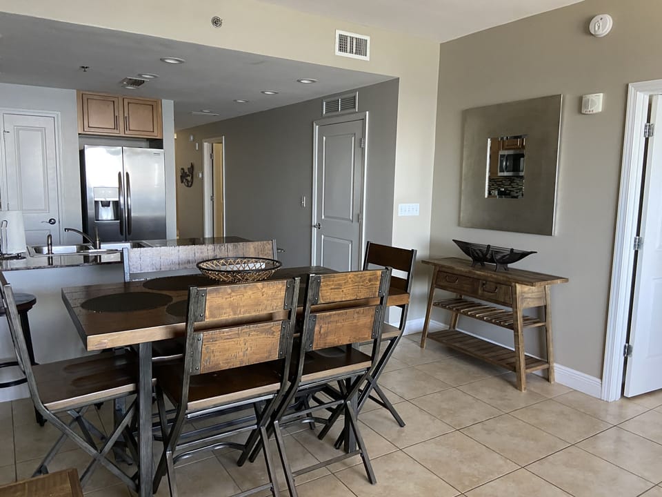 Seating at the dining room table for 6.