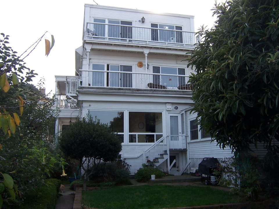 2nd floor rear view of apartment and Back Yard