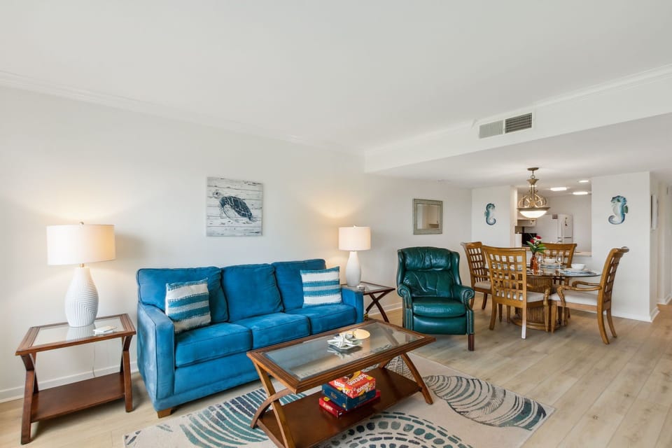 Wonderful living/dining area with beautiful views!