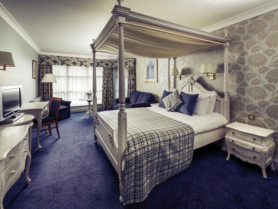 Superior Double Room, 1 Double Bed, Garden View | In-room safe, desk, iron/ironing board, free cribs/infant beds
