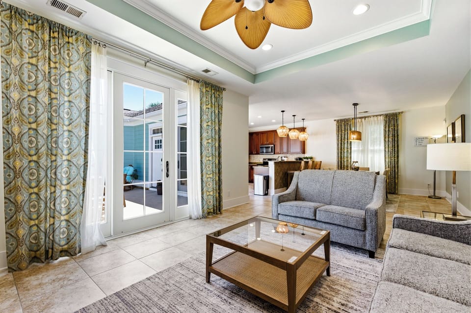 Serene and comfortable living room. 