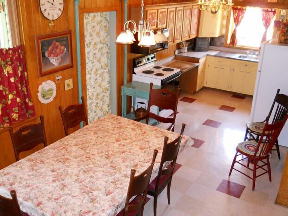 Large eat-in kitchen brings back reminiscences of days long ago