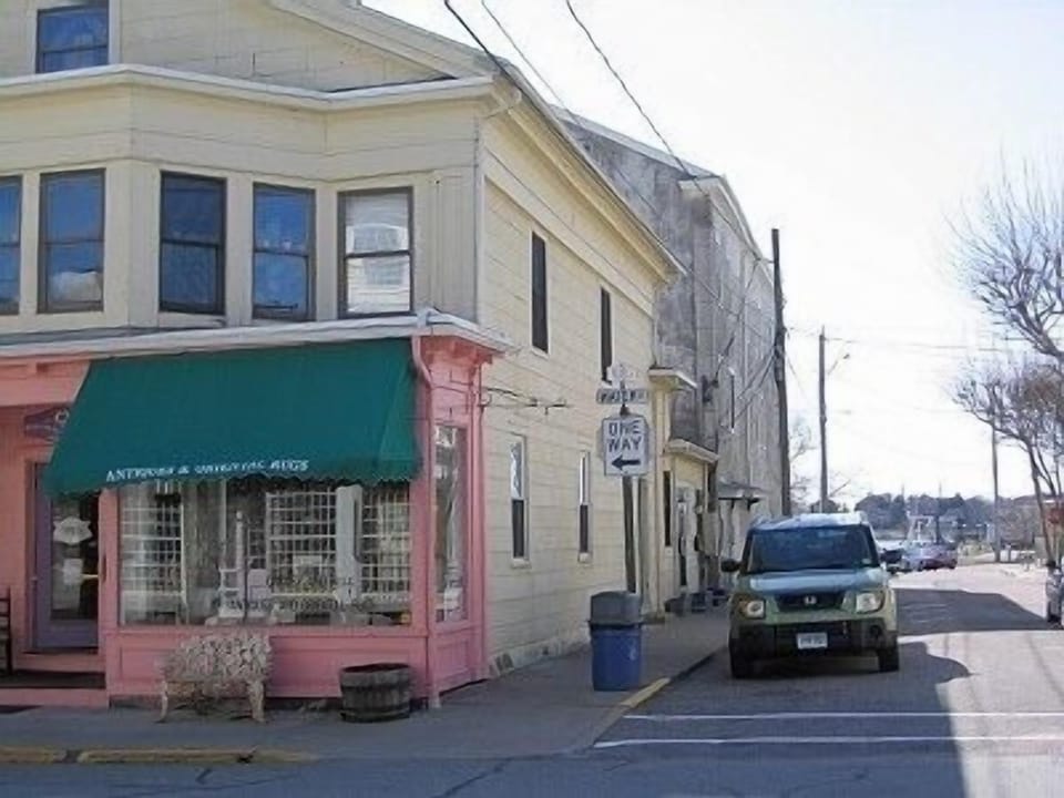 Front & side of building (Docks at end of street)