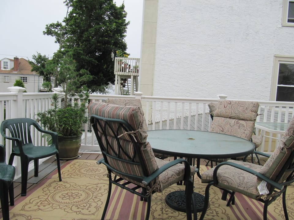 Rooftop deck