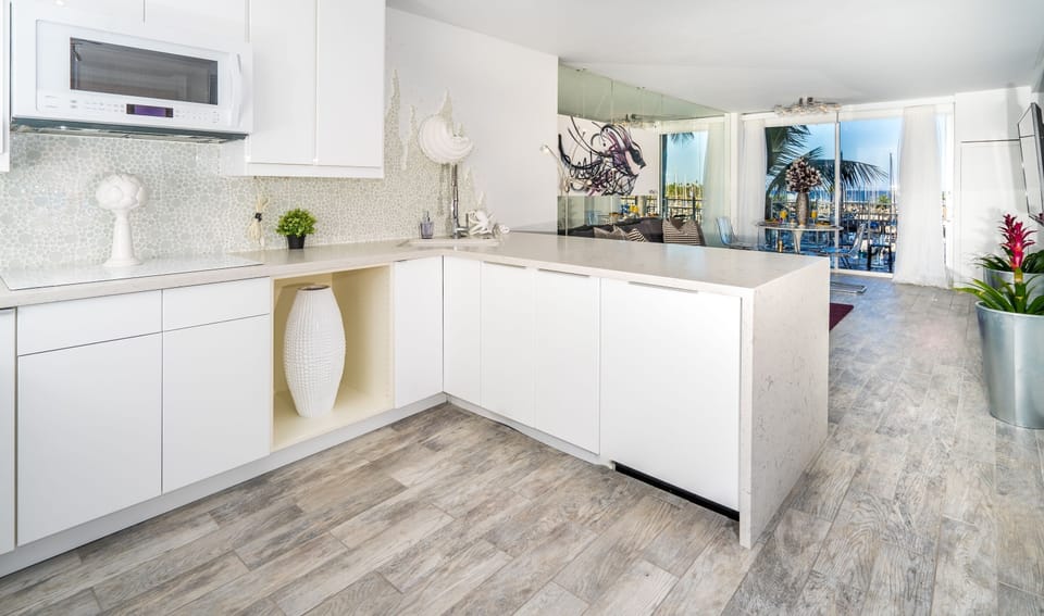 Large Gourmet Kitchen