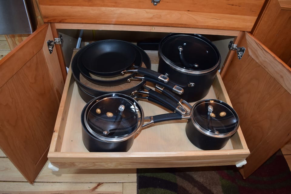 Nice quality Circulon cookware. 