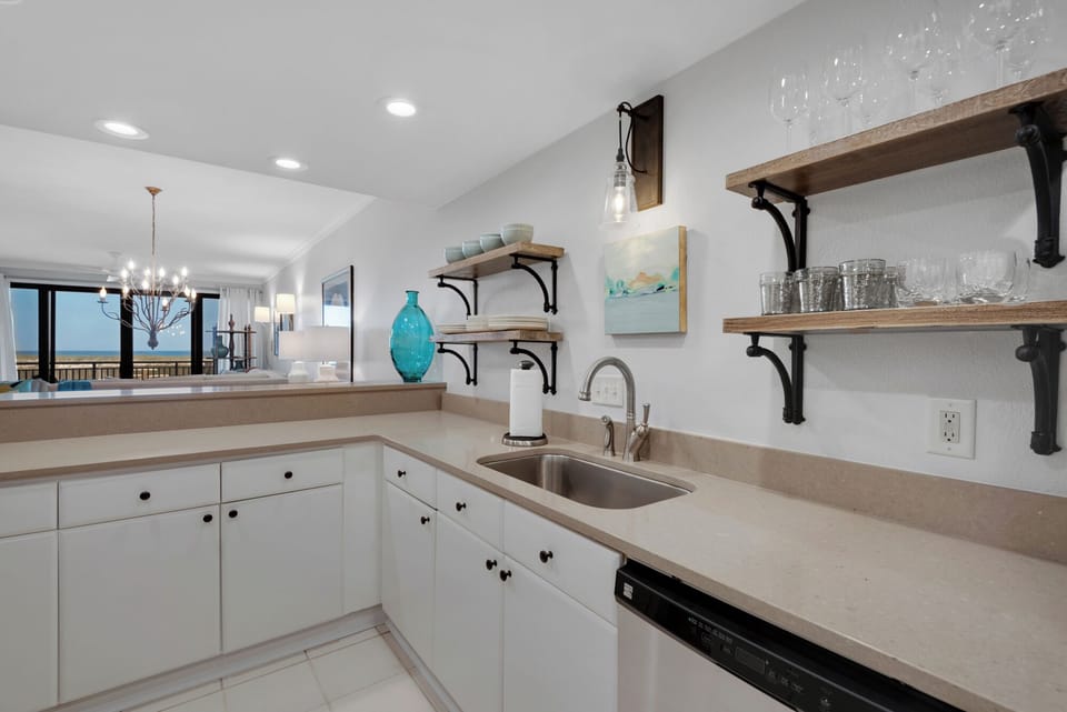 Kitchen with lots of counter space