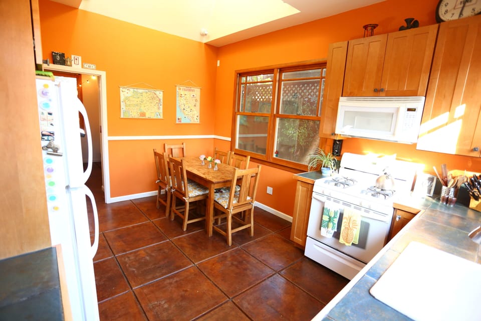 Ample seating and cooking space