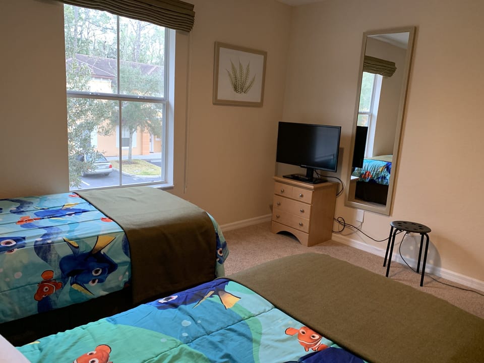 Twin Bedroom
