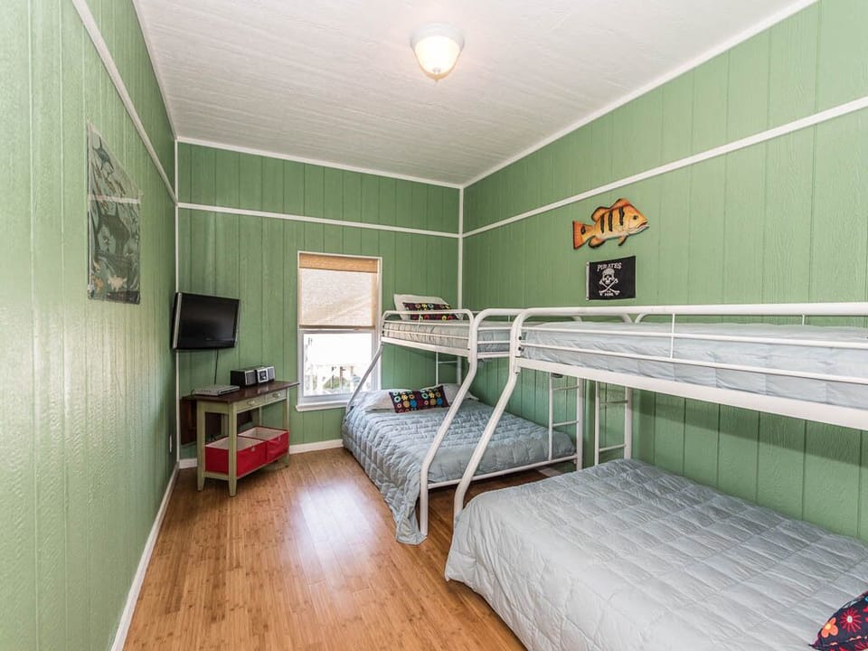 Bunk Room with Flat Screen, Fire Stick, DVD