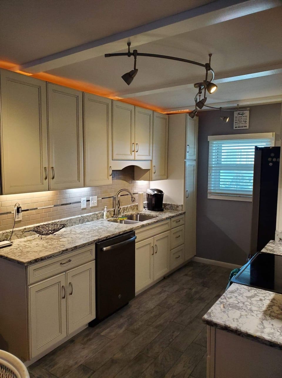Why not have a wonderful kitchen with great appliances while on vacation!