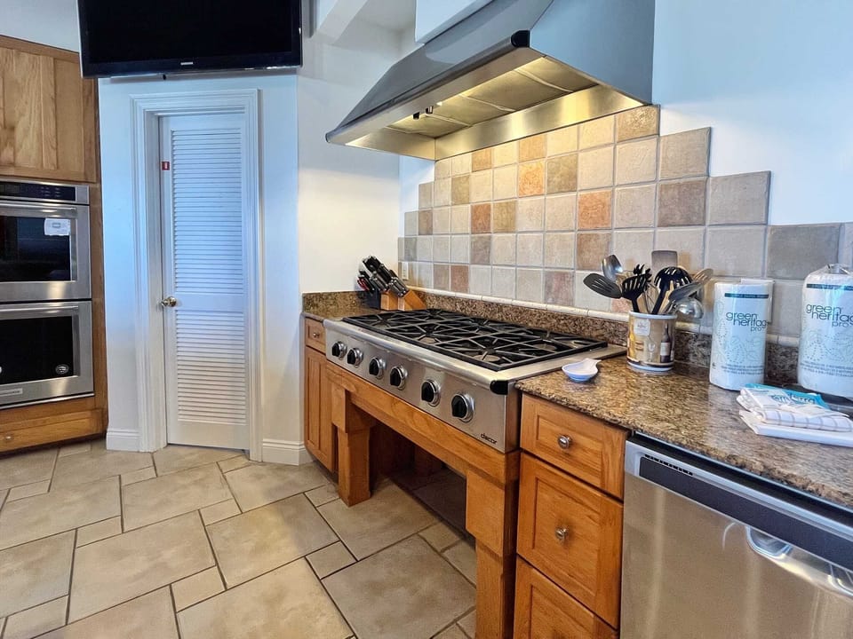 Gas operated stove top - easily control the temp!