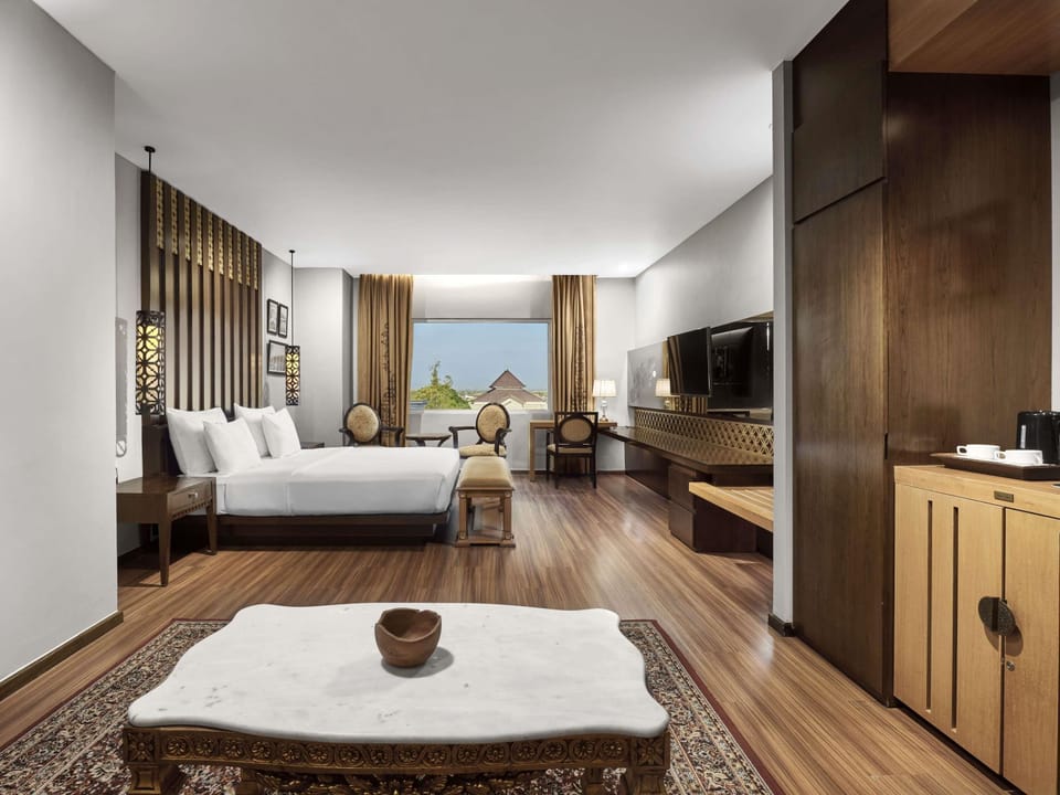 Junior Suite, 1 King Bed | Premium bedding, down comforters, minibar, in-room safe