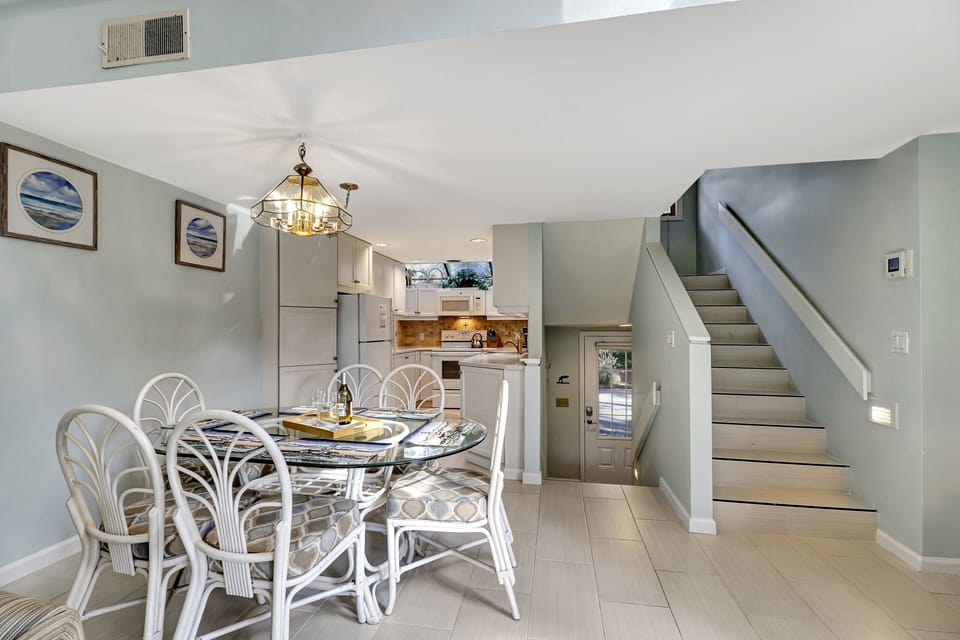 Dining / kitchen