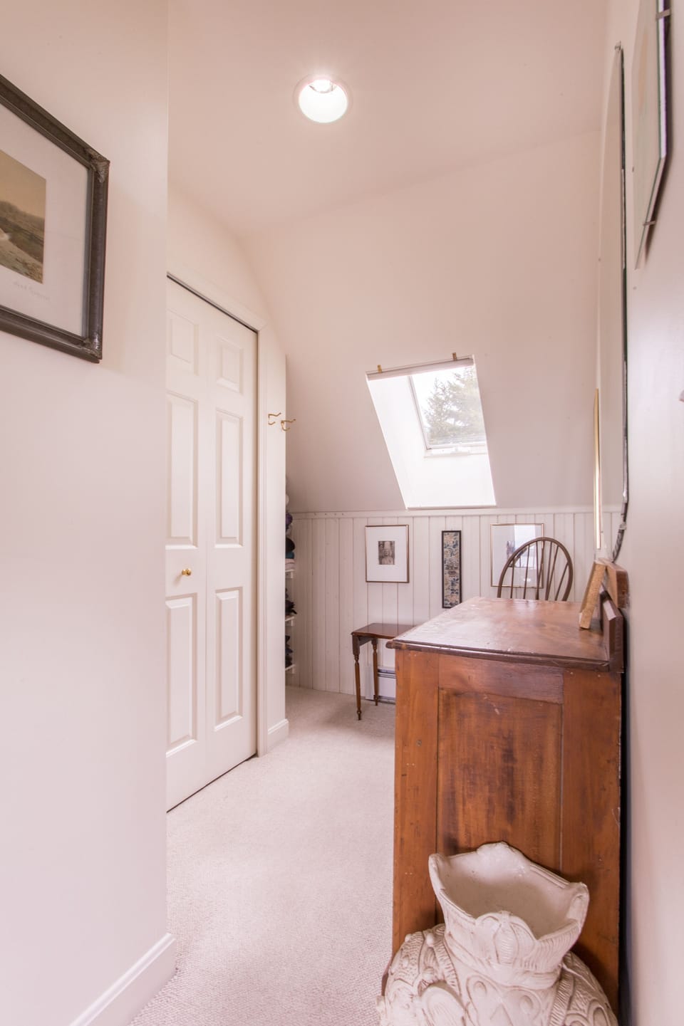 Master bedroom dressing room