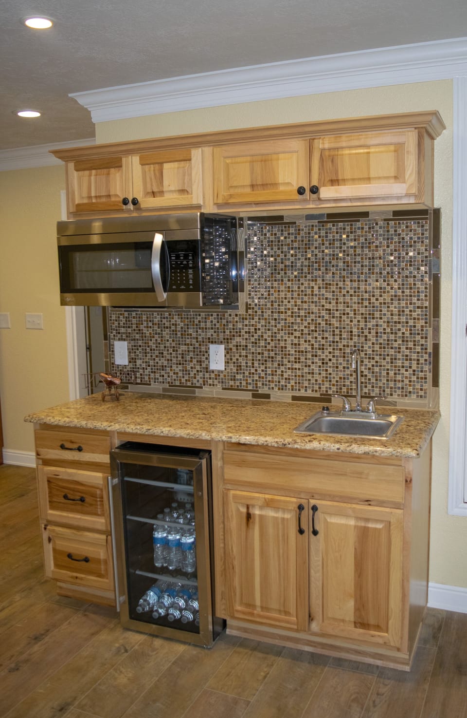 Additional Kitchen/Bar