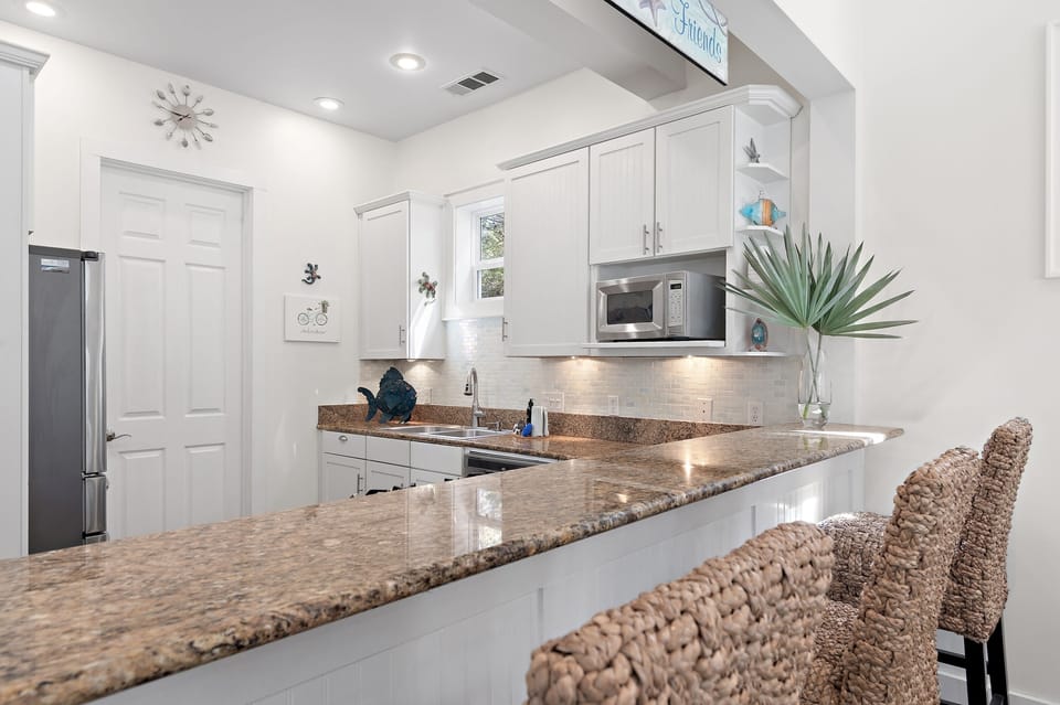 Kitchen bar with seating for 3