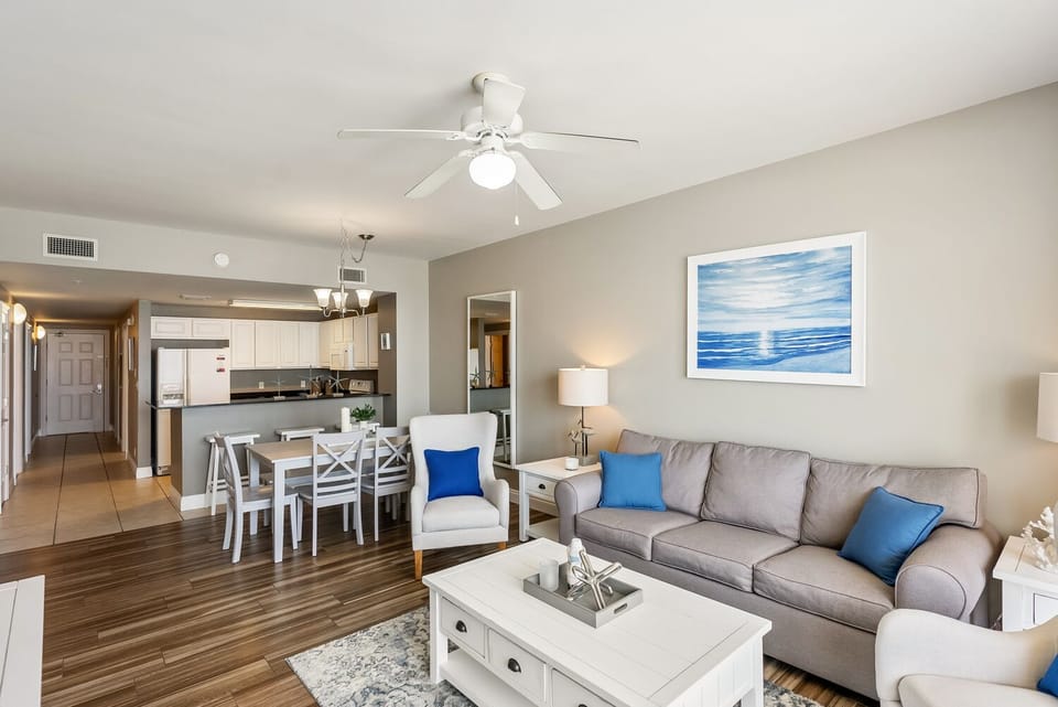 Livingroom, dining room and kitchen