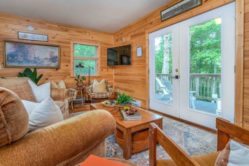 The living area has a smartTV with Netflix and Amazon accounts provided. Apple TV for streaming from your device. Note: We have new furniture and updated photos are coming